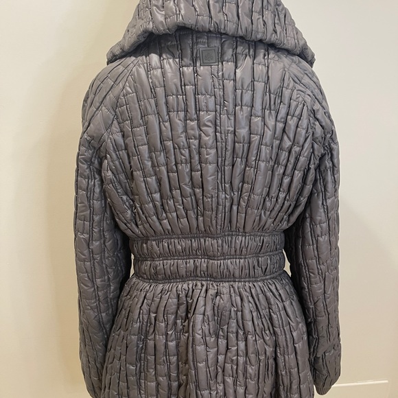 Very nice warm puffer jacket in soft brown color - Picture 7 of 7